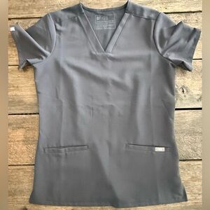 FIGS charcoal Casma three pocket scrub top XS